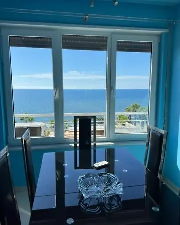Blue Lobster Full Sea View * Durrës