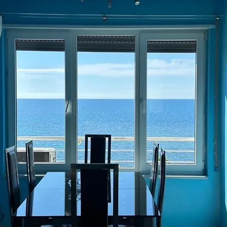 Blue Lobster Full Sea View